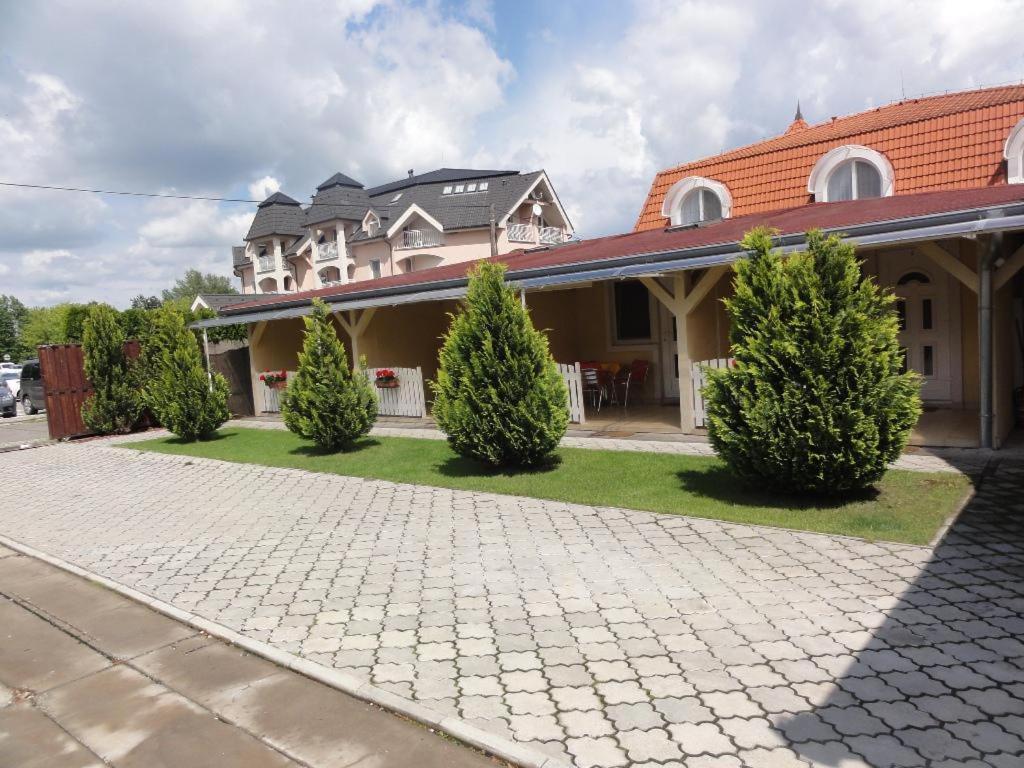 Apartmany Usmev Veľký Meder Buitenkant foto